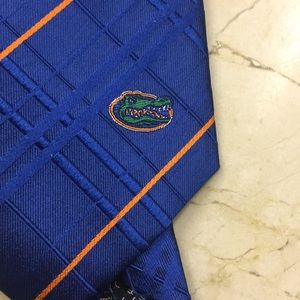 Eagles wings necktie